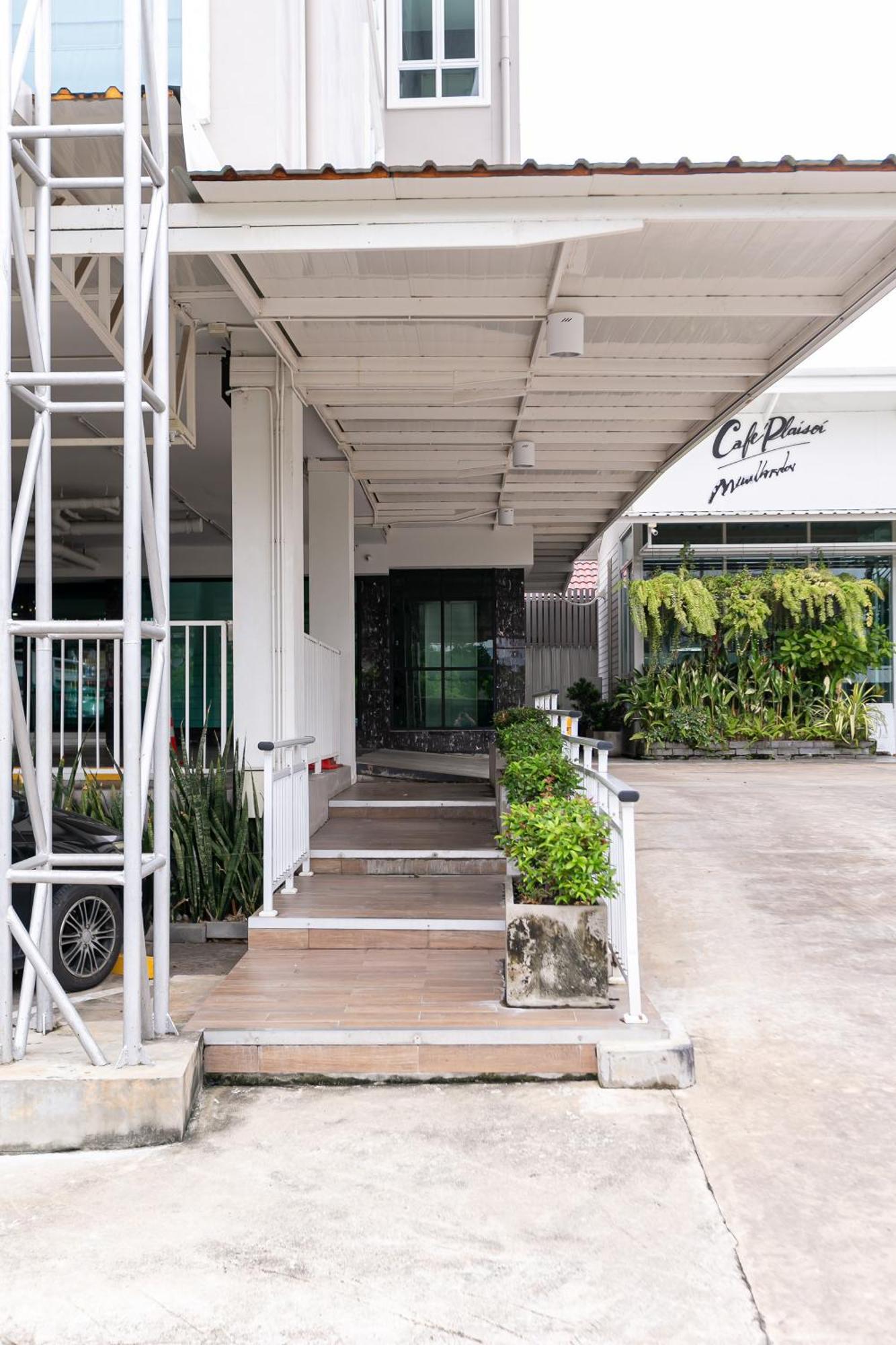 Ruan Plaisoi Apartment Bangkok Eksteriør bilde
